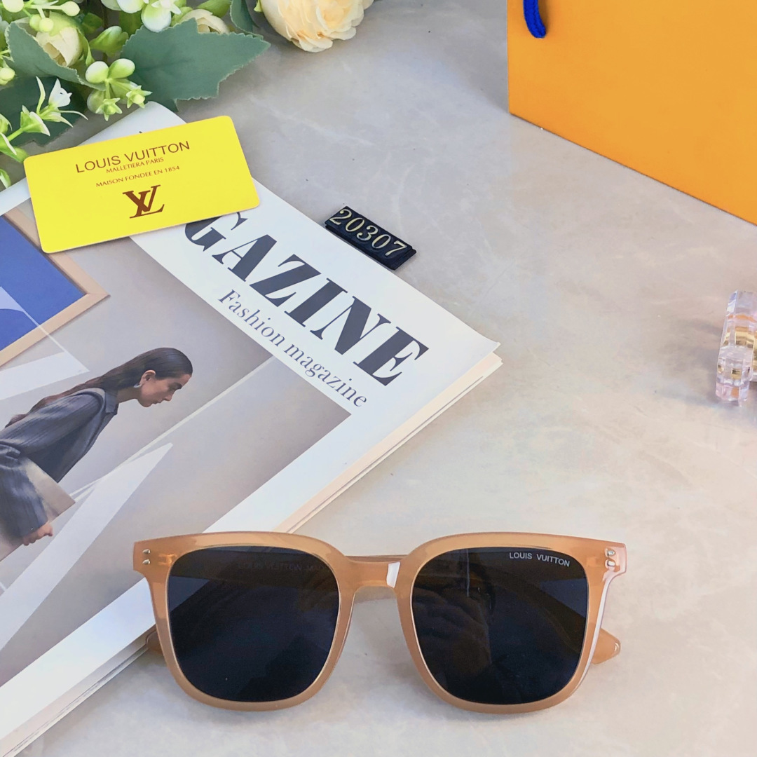 。。Louis vuitto*新款墨镜女高级感方框网红街拍户外登山防紫外线太阳眼镜男大脸