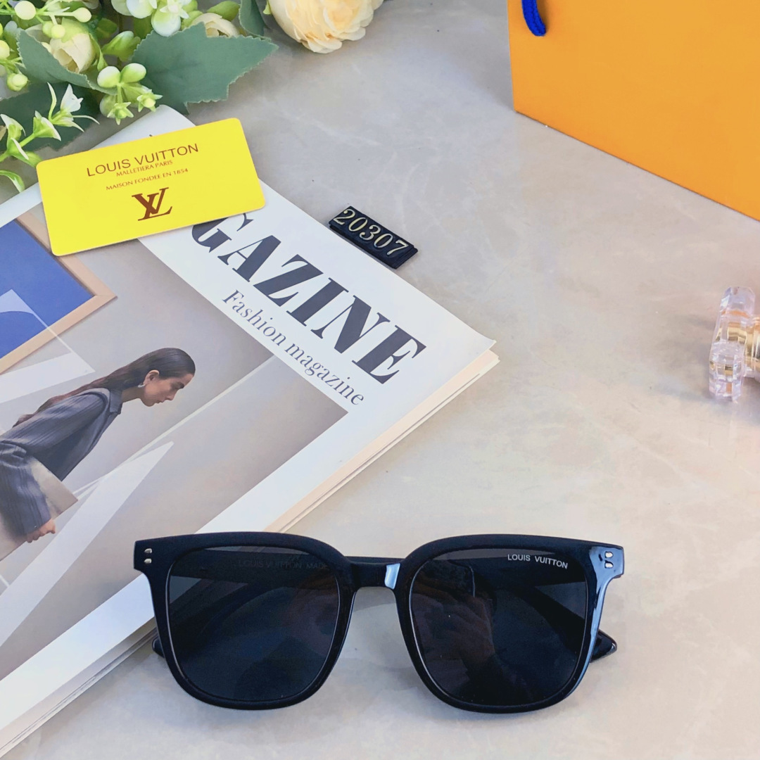 。。Louis vuitto*新款墨镜女高级感方框网红街拍户外登山防紫外线太阳眼镜男大脸