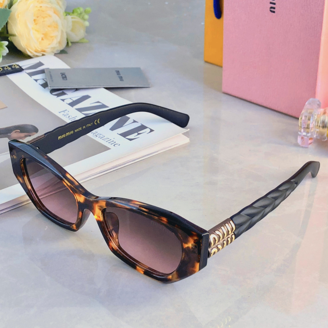 。。miumi*高级感时尚辣妹太阳眼镜女新款个性凹造型街拍防晒墨镜