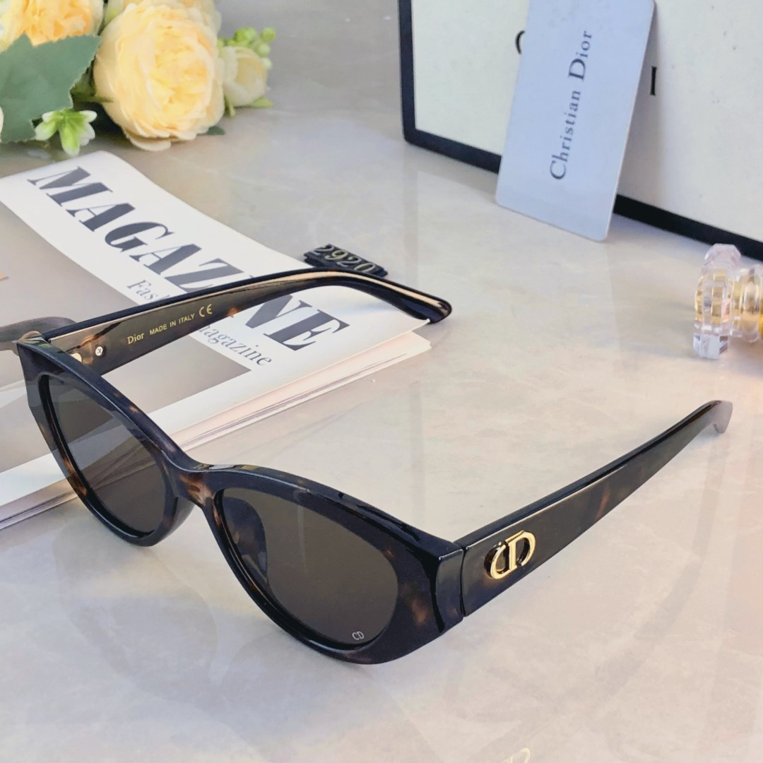 。。DIO*猫眼窄框墨镜女2026新款潮高级感美式复古网红眼镜辣妹太阳镜