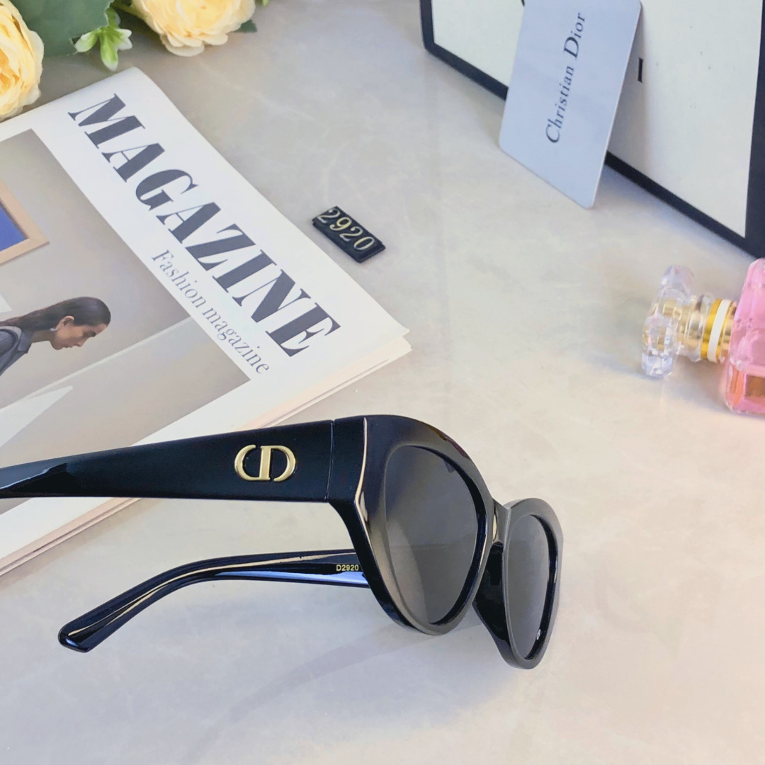 。。DIO*猫眼窄框墨镜女2026新款潮高级感美式复古网红眼镜辣妹太阳镜