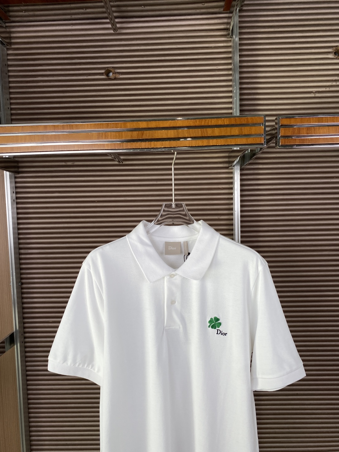 迪奥 Dior Clover 四叶草刺绣 Polo 衫• 设计亮点：胸前绣有绿色四叶草（Clover）图