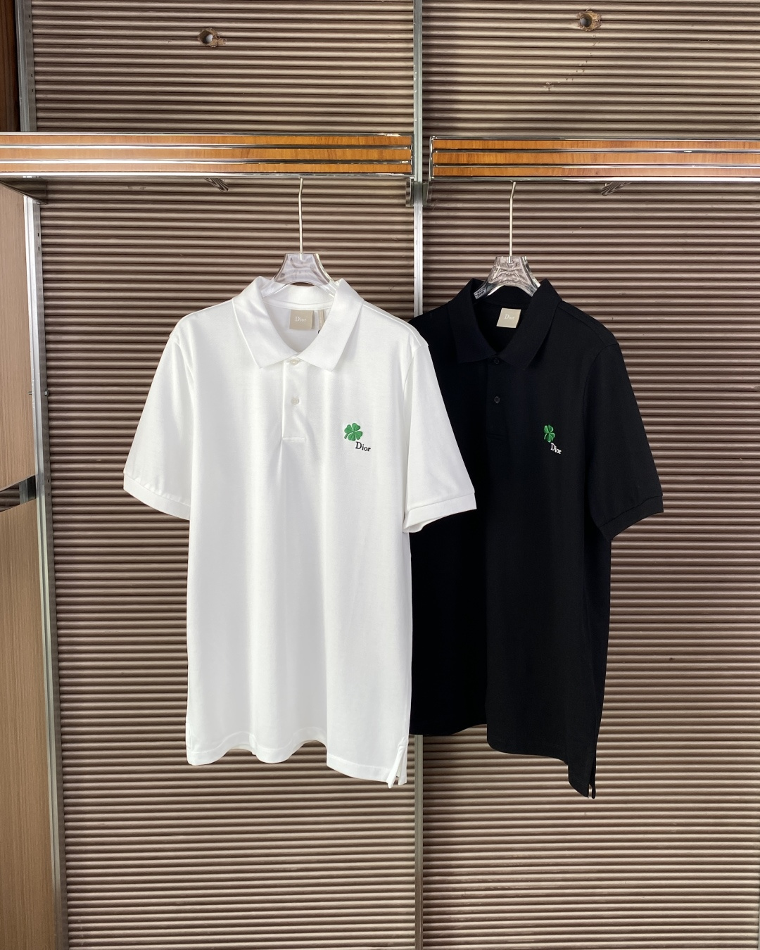 迪奥 Dior Clover 四叶草刺绣 Polo 衫• 设计亮点：胸前绣有绿色四叶草（Clover）图