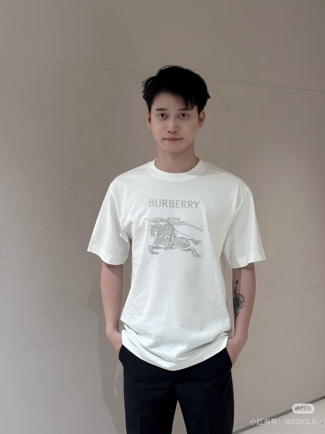 NO:835091,Daily casual wear with jeans/casual pants, simple and refreshing, suitable for spring and summer.,,jeans,19860909日常休闲搭配牛仔裤/休闲裤,简约清爽,适合春夏季节.,,jeans,,Women's clothing