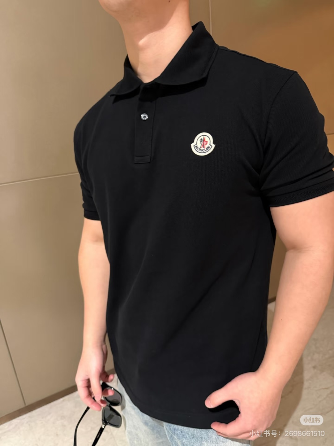 NO:832044,The fit is tailored, not tight or too loose, it can modify the body shape and is suitable for most body types.,,19860909版型合身剪裁,不紧绷也不过于宽松,能修饰身形,适合大多数身材.,,,Women's clothing