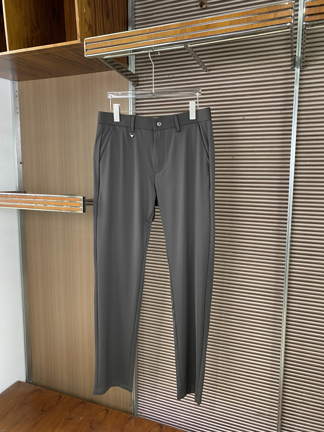 Loro Piana 2026夏季新款男士休闲西裤✨ 核心亮点• 品牌与产地：意大利制造，是Loro P