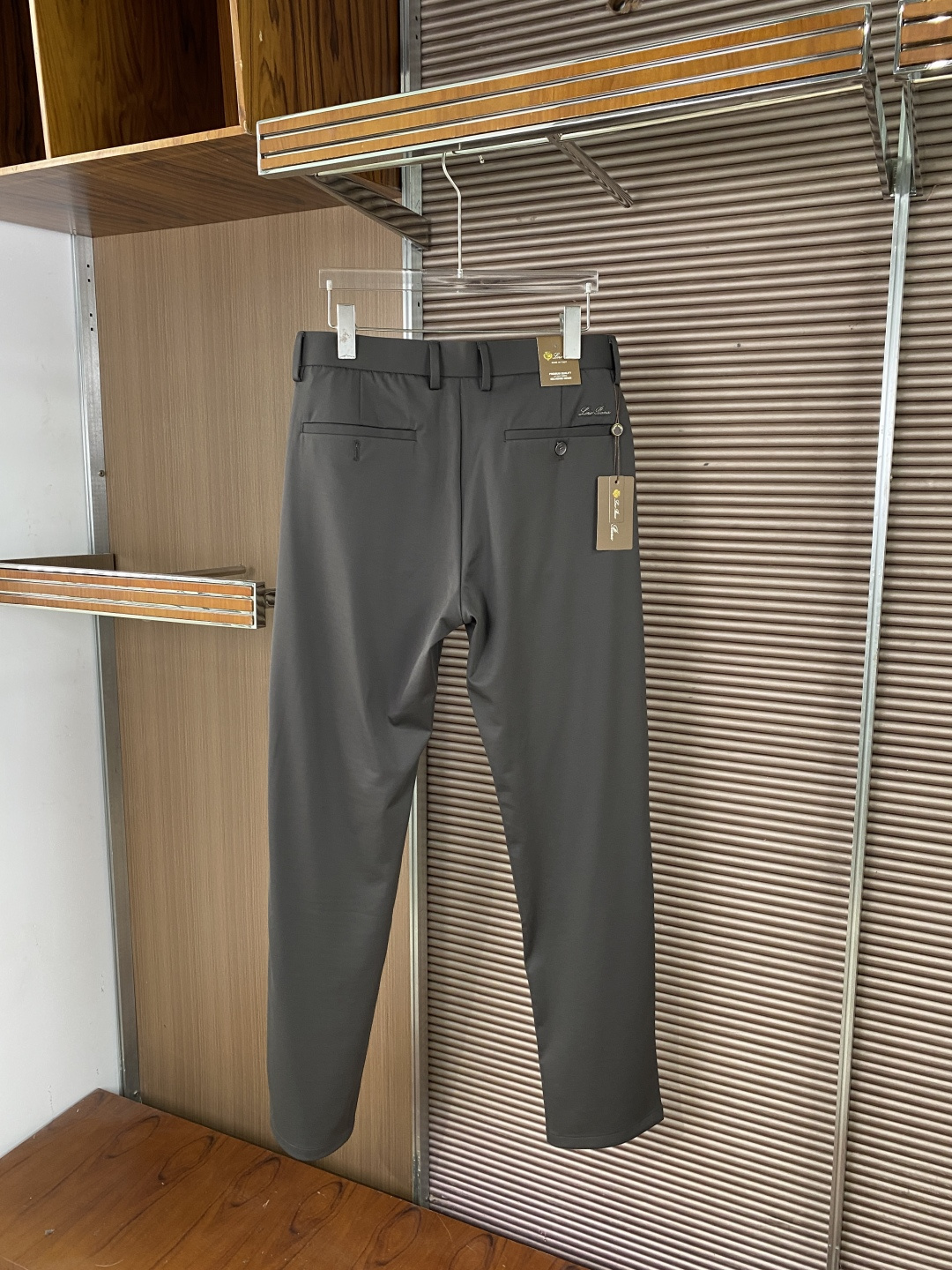 Loro Piana 2026夏季新款男士休闲西裤✨ 核心亮点• 品牌与产地：意大利制造，是Loro P