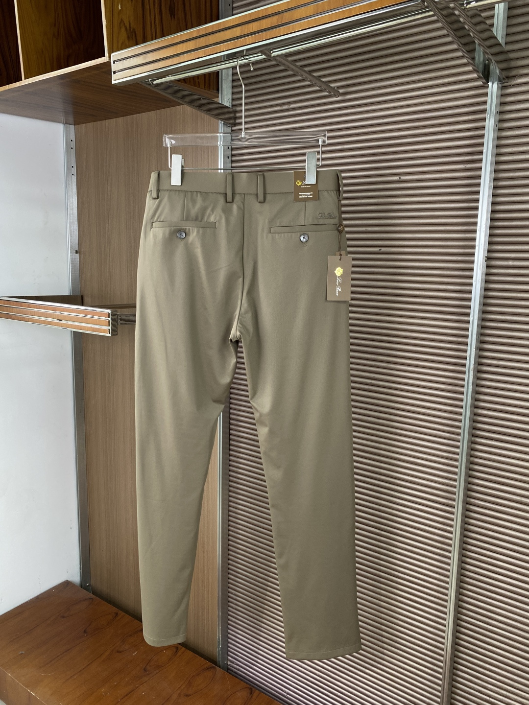 Loro Piana 2026夏季新款男士休闲西裤✨ 核心亮点• 品牌与产地：意大利制造，是Loro P