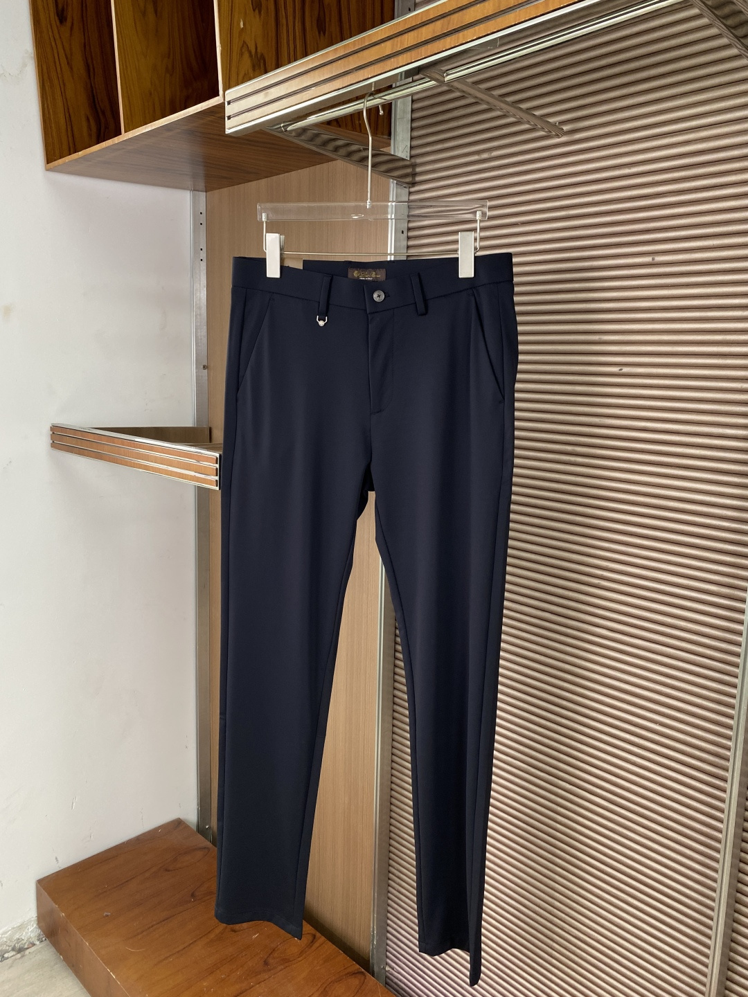 Loro Piana 2026夏季新款男士休闲西裤✨ 核心亮点• 品牌与产地：意大利制造，是Loro P
