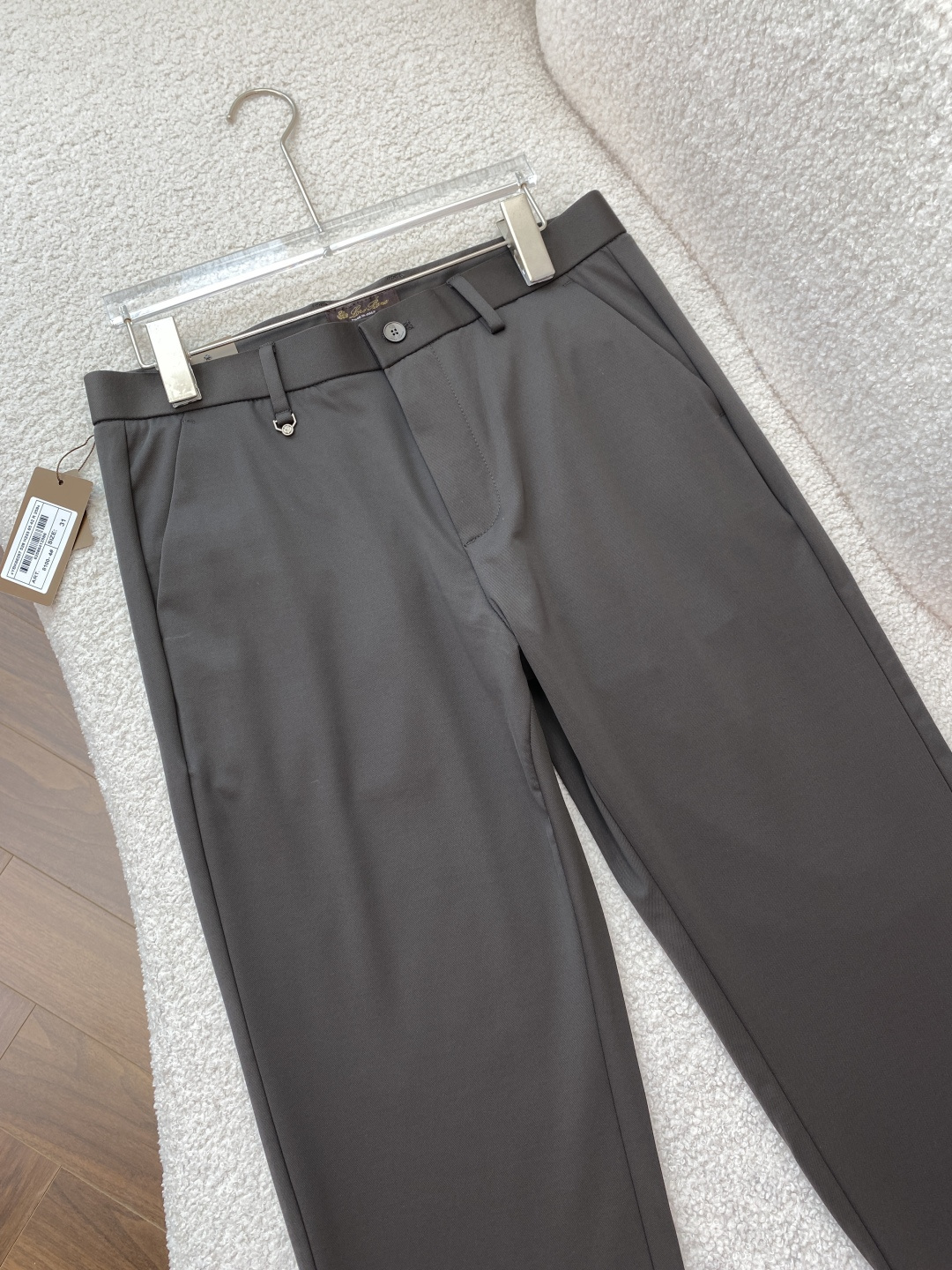 Loro Piana 2026夏季新款男士休闲西裤✨ 核心亮点• 品牌与产地：意大利制造，是Loro P