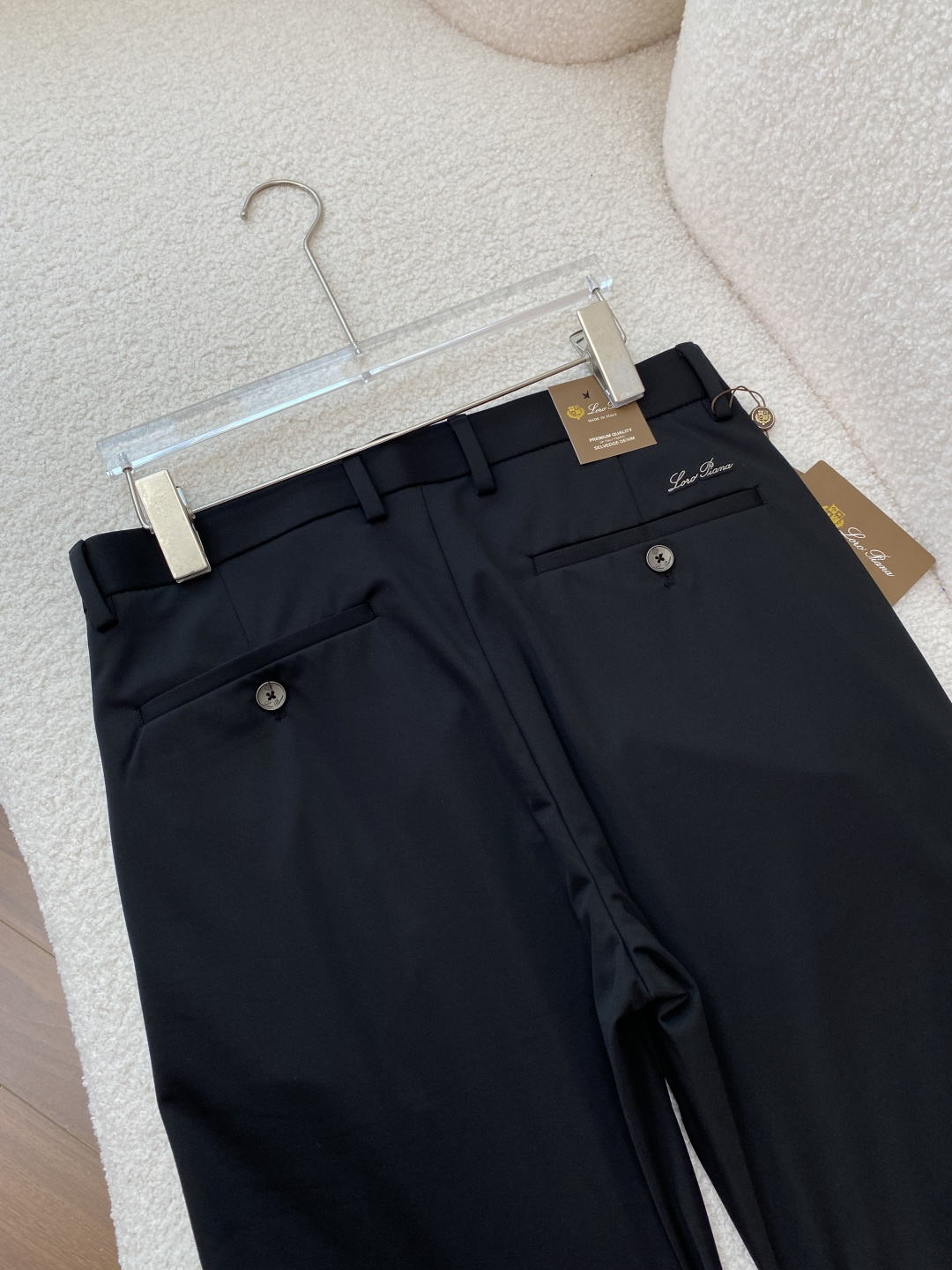 Loro Piana 2026夏季新款男士休闲西裤✨ 核心亮点• 品牌与产地：意大利制造，是Loro P