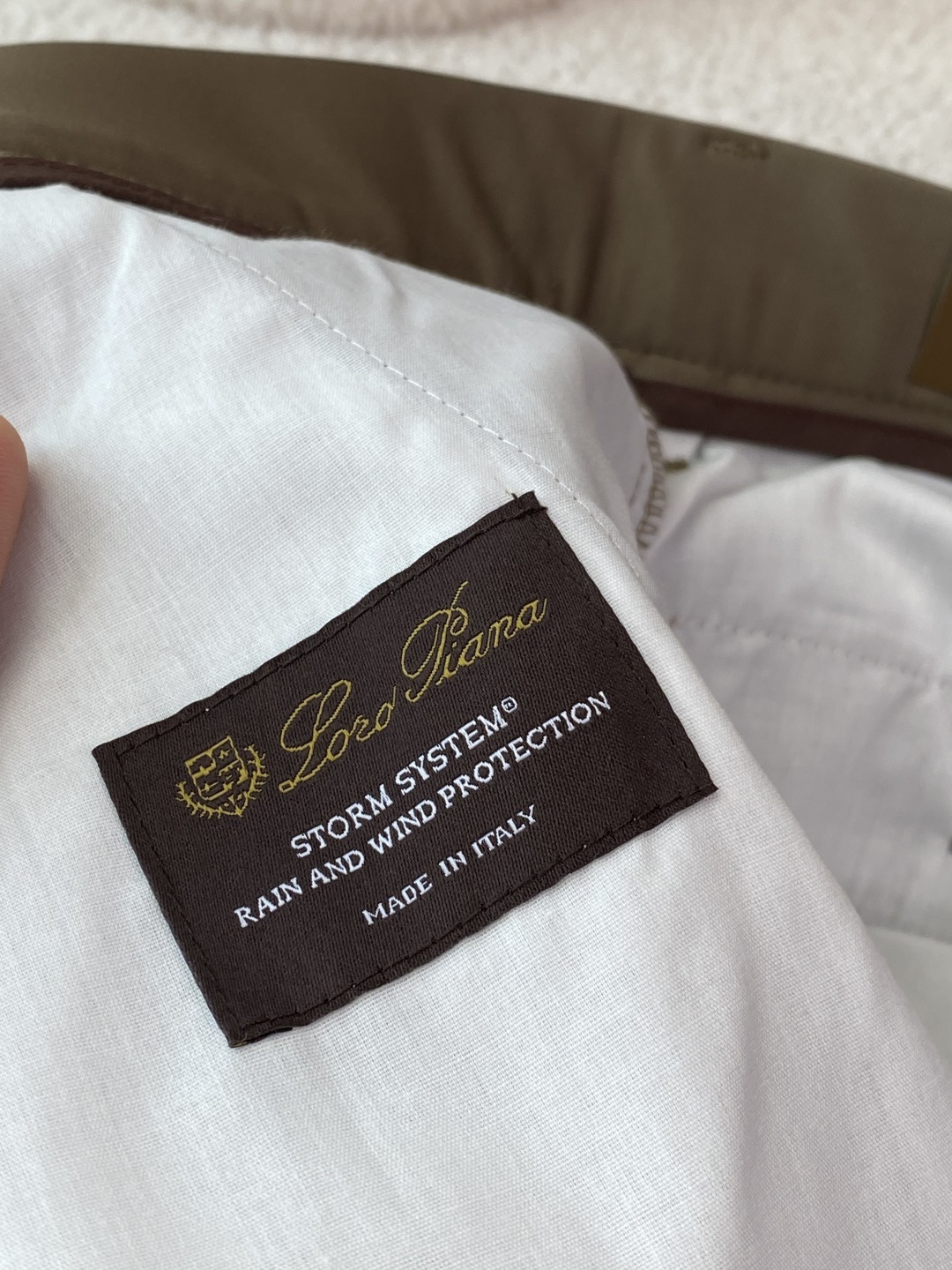 Loro Piana 2026夏季新款男士休闲西裤✨ 核心亮点• 品牌与产地：意大利制造，是Loro P
