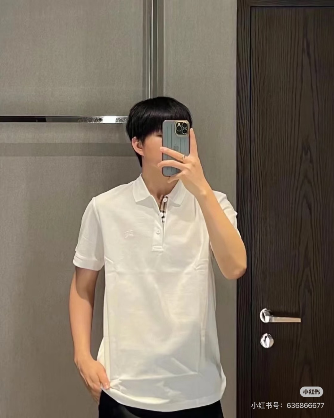 NO:827801,Pair it with trousers and derby shoes for business commuting to create a smart casual business style. Pair it with jeans and white shoes for daily leisure to create a relaxed street look.,,jeans,19860909商务通勤搭配西裤、德比鞋,打造Smart Casual商务休闲风格. 日常休闲搭配牛仔裤、小白鞋,营造松弛感街头造型.,,jeans,,Women's clothing