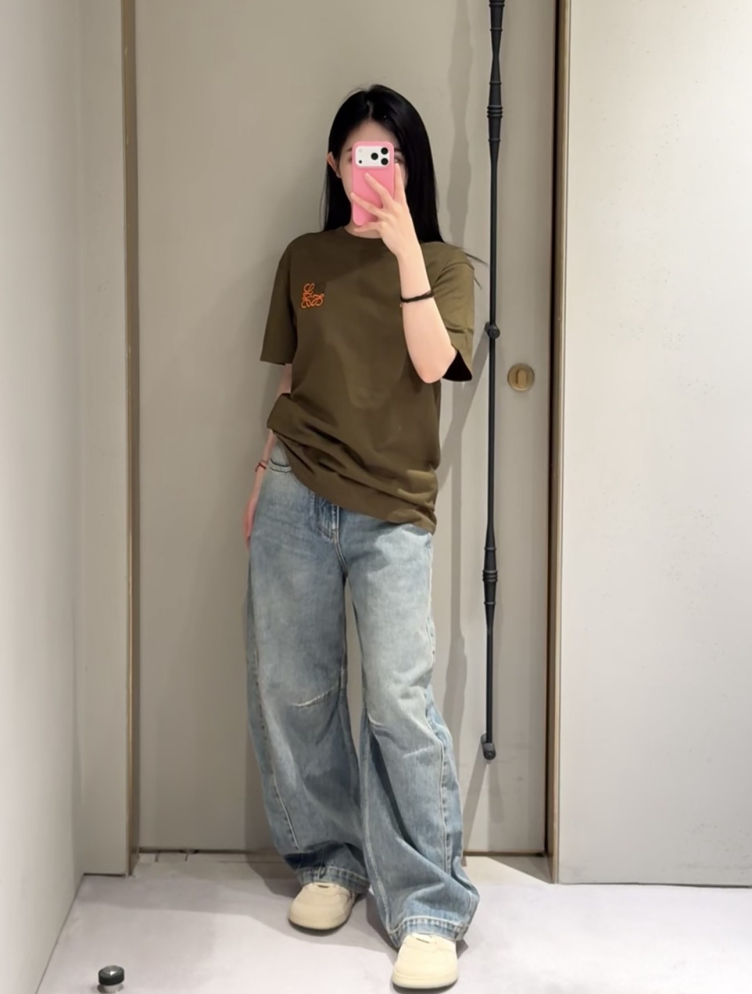 NO:824400,Couple model, the upper body effect is simple and clean, without unnecessary color interference, suitable for work or formal and light social occasions.,,19860909情侣款 上身效果简约干净,无多余色彩干扰,适合上班或正式轻社交场合.,,,Women's clothing