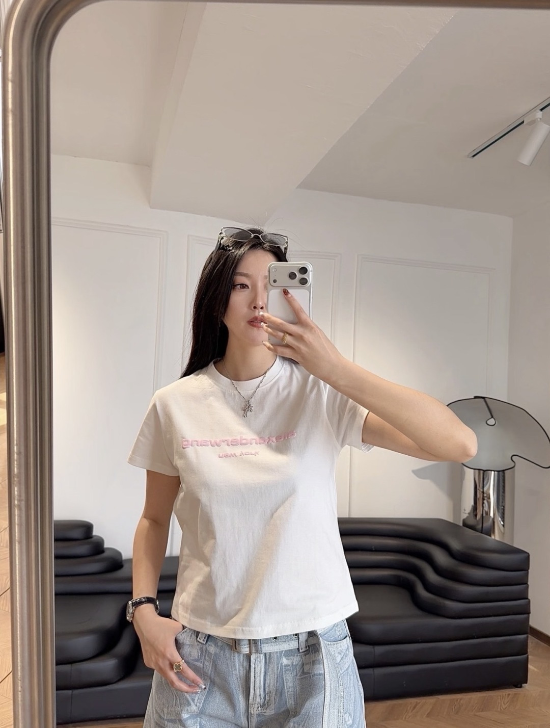 NO:835731,The short style with exposed navel (Croed Fit) is the biggest design highlight of this style. The length of the dress is too short, just above the belly button or at the thinnest point of the waist, visually lengthening the proportions of the lower body and creating a 'long legs' effect.,,19860909短款露脐（Croed Fit）这是该款最大的设计亮点.衣长偏短,刚好卡在肚脐上方或腰部最细处,视觉上拉长下半身比例,打造“大长腿”效果.,,,Women's clothing