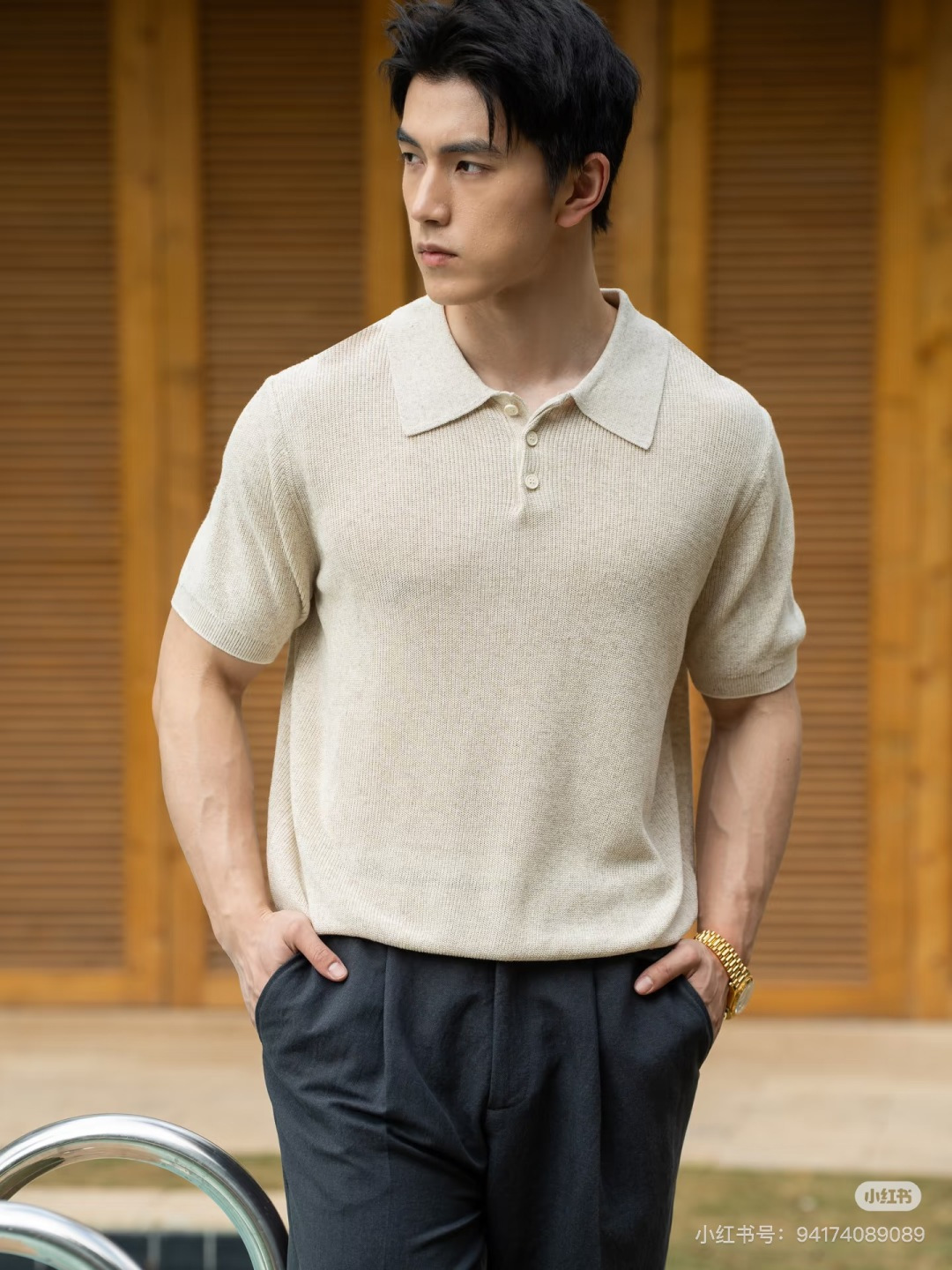 NO:822939,A classic style that doesn’t matter the scene. The slightly loose and ribbed style is neat and not tight. It can modify the body shape while retaining the relaxation of the old money style. It can be easily used for commuting, weekend leisure, and light business occasions. It is an 'evergreen style' that will not go out of style in the wardrobe for ten years.,,19860909不挑场景的经典版型 微宽松坑条版型,利落不紧绷,既能修饰身形线条,又保留了老钱风的松弛感.通勤、周末休闲、轻商务场合都能轻松驾驭,是衣柜里穿十年都不会过时的“常青款”.,,,Women's clothing