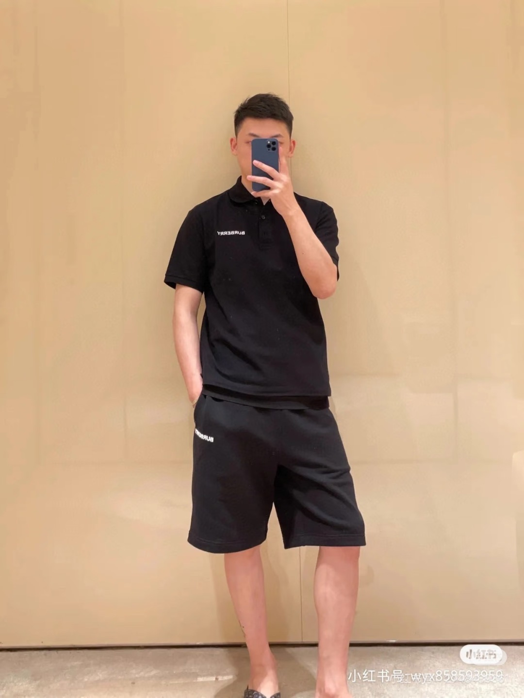 NO:836438,The loose straight cut does not pick on the shape of the legs and hides the flesh easily. Both boys and girls can wear it with a casual and relaxed feel.19860909宽松的直筒剪裁,不挑腿型,轻松藏肉,男生女生都能穿出随性松弛感,,,Women's clothing