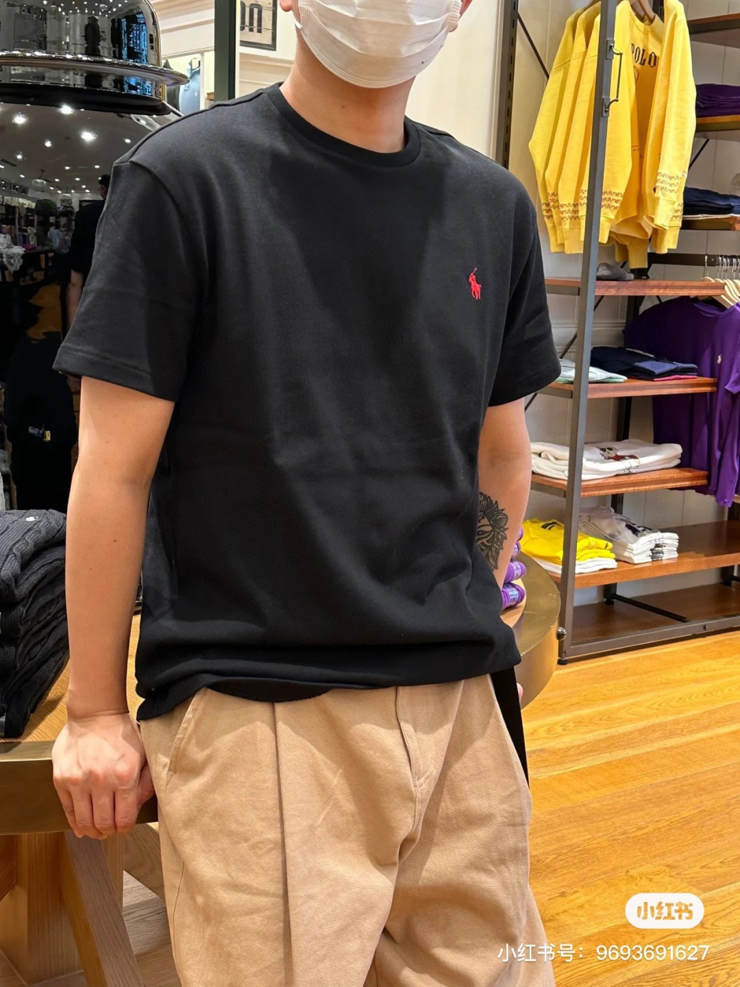NO:863444,Designed with a simple concept to create an evergreen and versatile Tee, it is high-density, super heavy-duty, ultra-high firmness, washable and wear-resistant, and you can see the high-end feel at a glance.19860909以简洁理念设计打造常青百搭Tee,高密度、超级重工,超高紧实度耐洗耐磨,一眼可看出高级感,,,Women's clothing