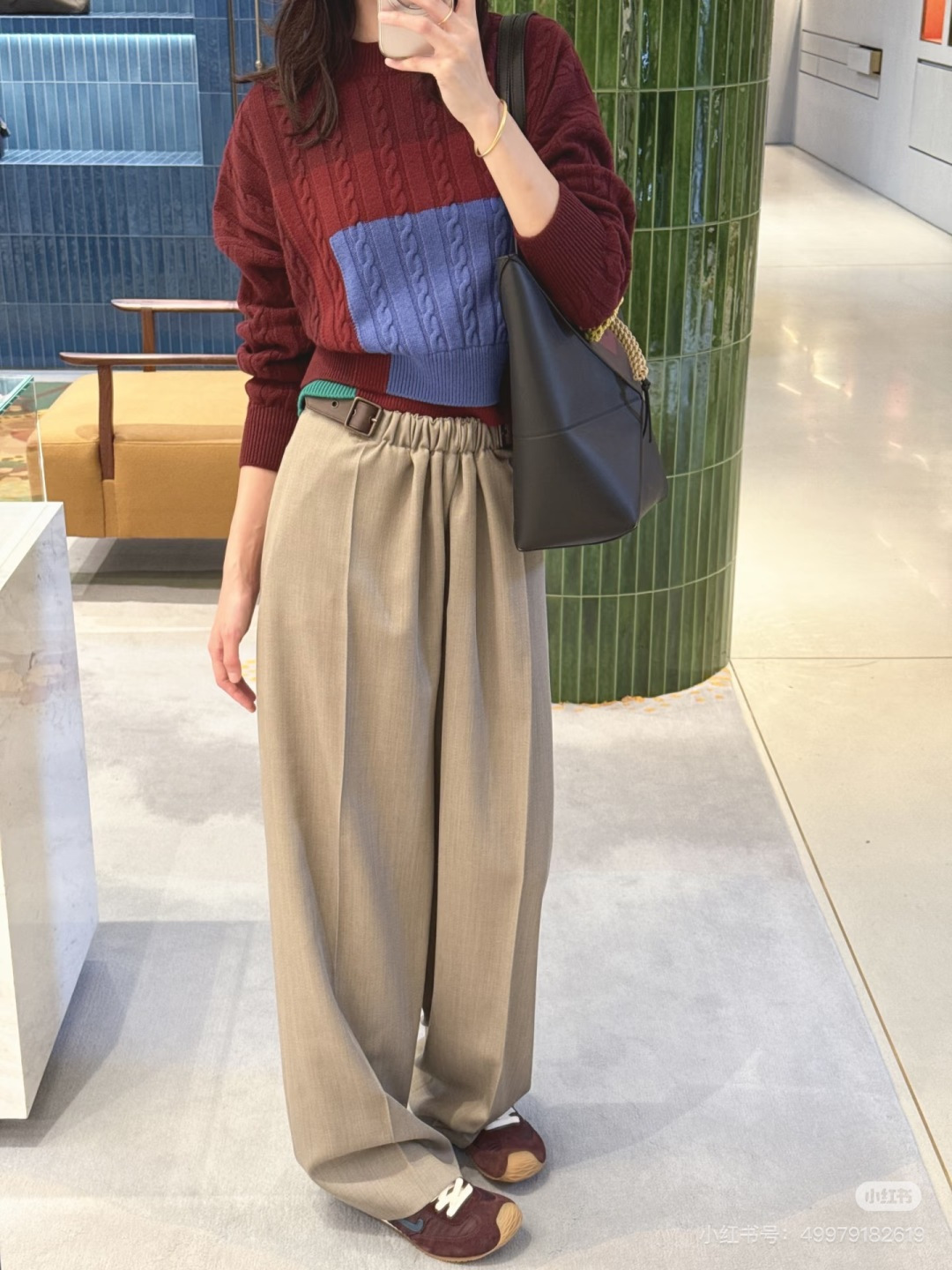 NO:861851,Suitable for various wearing scenarios such as commuting, daily life, leisure, etc.; can be matched with shirts, T-shirts, sweaters, etc. to easily create a fashionable and stylish look.,,shirts,tees,t-shirt,19860909适配通勤、日常、休闲等多种穿搭场景；可搭配衬衫、T恤、针织衫等,轻松打造又A又飒的时尚造型.,,shirts,tees，t-shirt,,Women's clothing