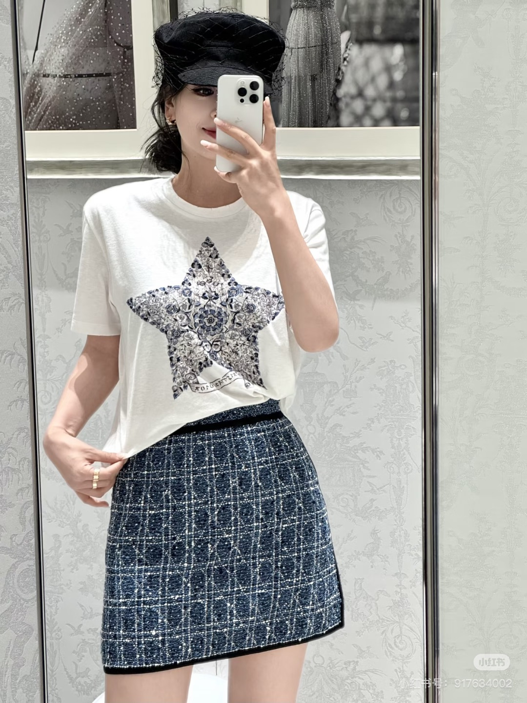 NO:891973,The cool color scheme is refreshing and eye-catching, with a cool and luxurious texture, which is full of coolness. It can be paired with overalls, wide-leg pants, and shorts to give it a high-end street feel. It can be matched with any style in all seasons.,,shorts,19860909冷调配色清爽耐看,自带清冷轻奢质感,酷感十足,搭配工装裤、阔腿裤、短裤更有街头高级感,四季百搭不挑穿搭风格.,,shorts,,Women's clothing