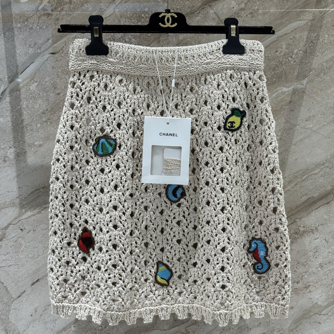 Ажурная юбка Chanel с вышивкой морских мотивов
