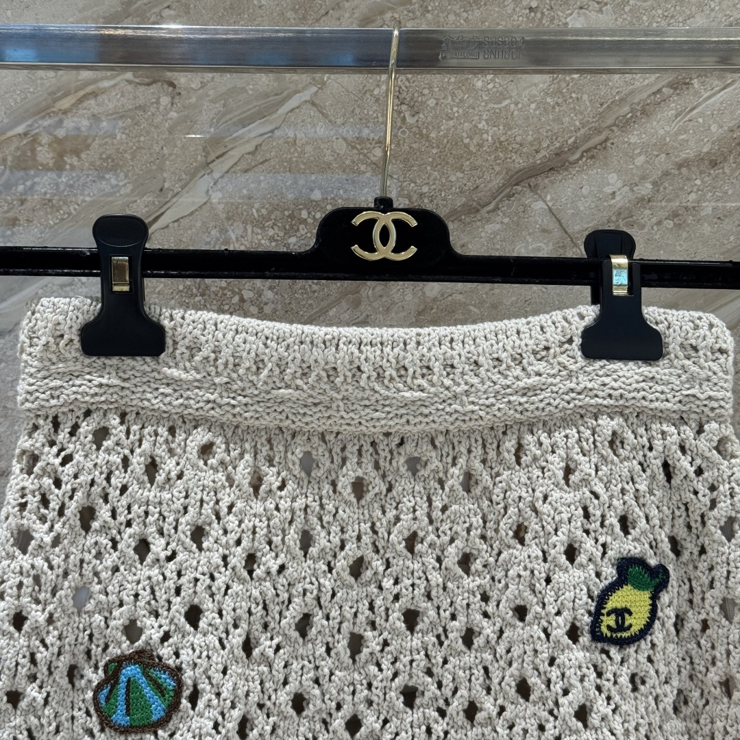 Ажурная юбка Chanel с вышивкой морских мотивов