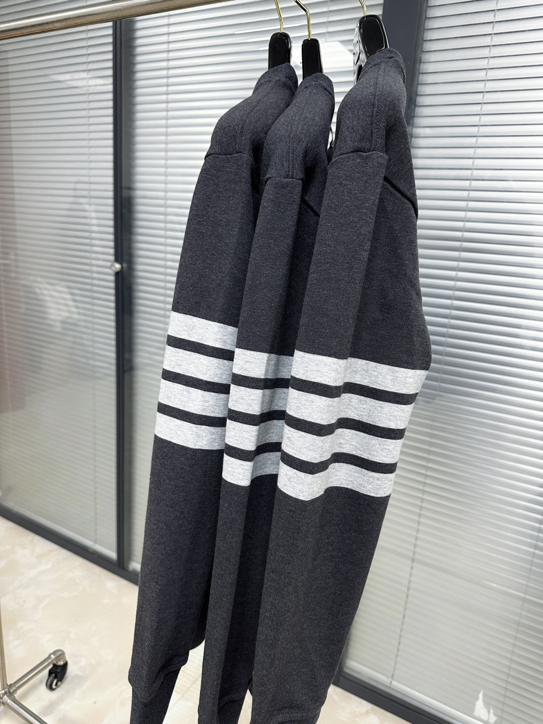 톰브라운 여성 긴팔 143001 Thom Browne Long Sleeve 상세 이미지 6