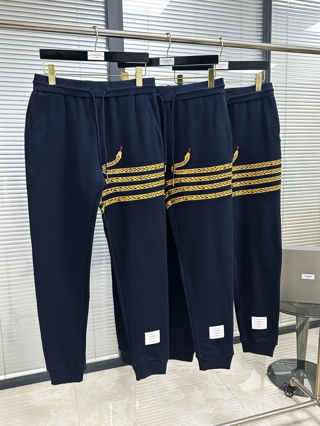 톰브라운 남성 바지 142876 Thom Browne Pants 상세 이미지 6
