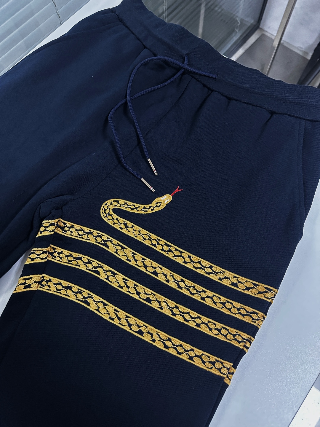 톰브라운 남성 바지 142876 Thom Browne Pants 상세 이미지 9