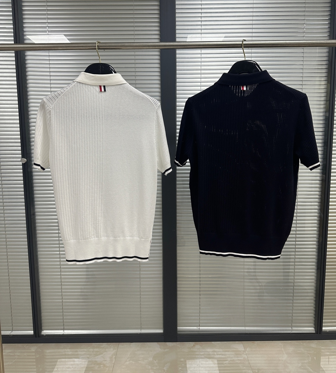 톰브라운 남성 반팔 126250 Thom Browne T Shirt 썸네일 이미지