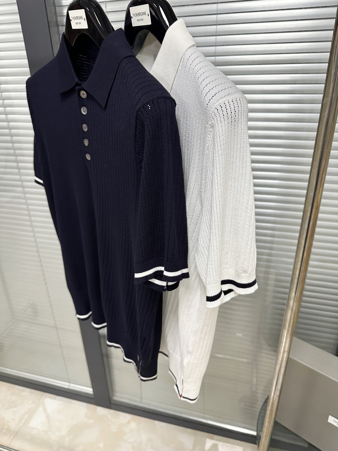 톰브라운 남성 반팔 126250 Thom Browne T Shirt 썸네일 이미지