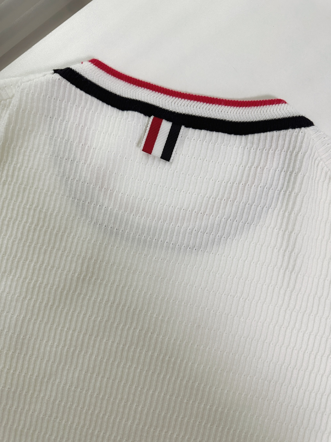 톰브라운 투톤 리브 니트 크루넥 반팔 티셔츠 50636 이미지 8