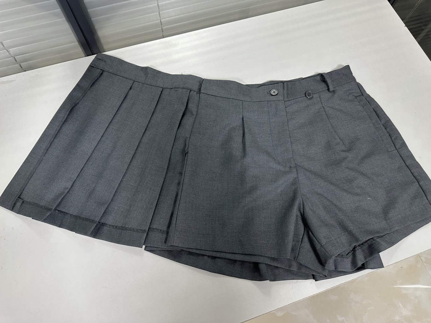 톰브라운 여성 바지 126364 Thom Browne Pants 썸네일 이미지