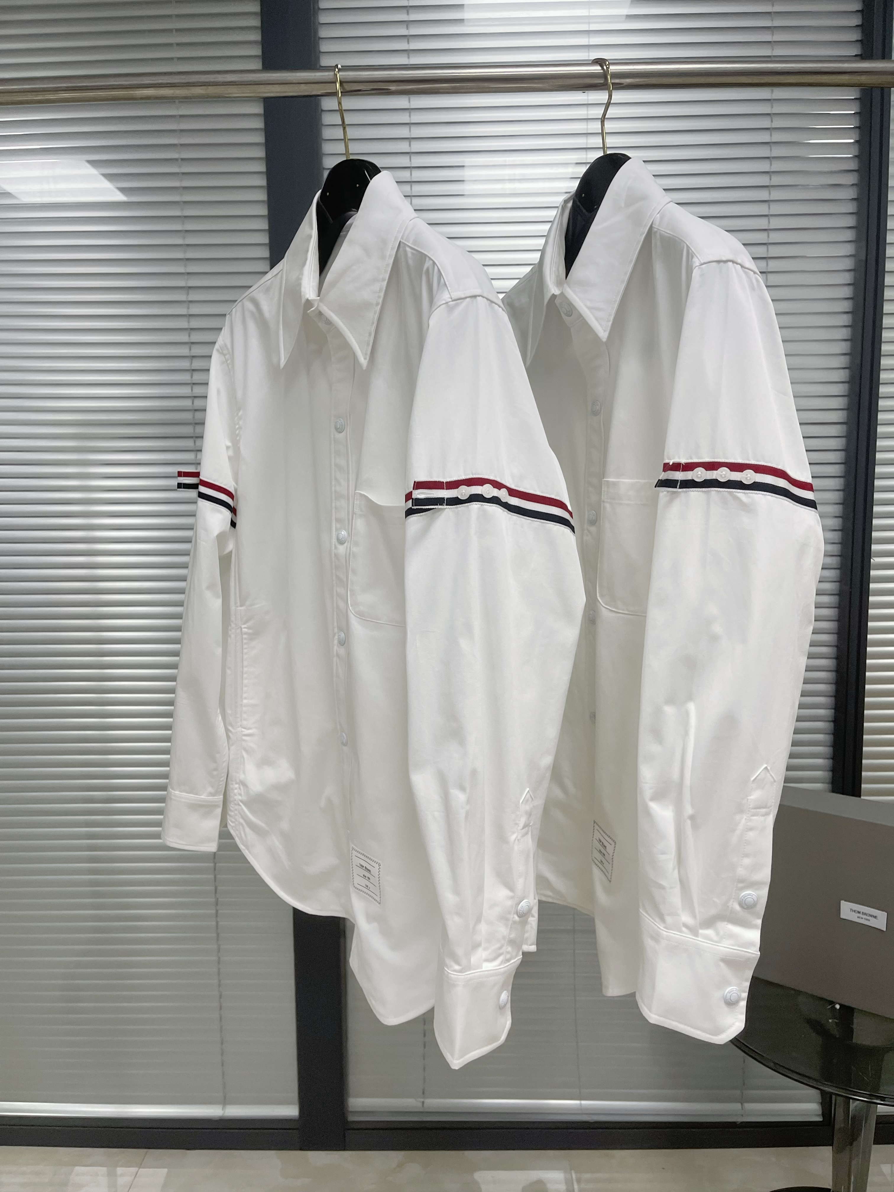 톰브라운 남성 긴팔 126290 Thom Browne Long Sleeve 썸네일 이미지