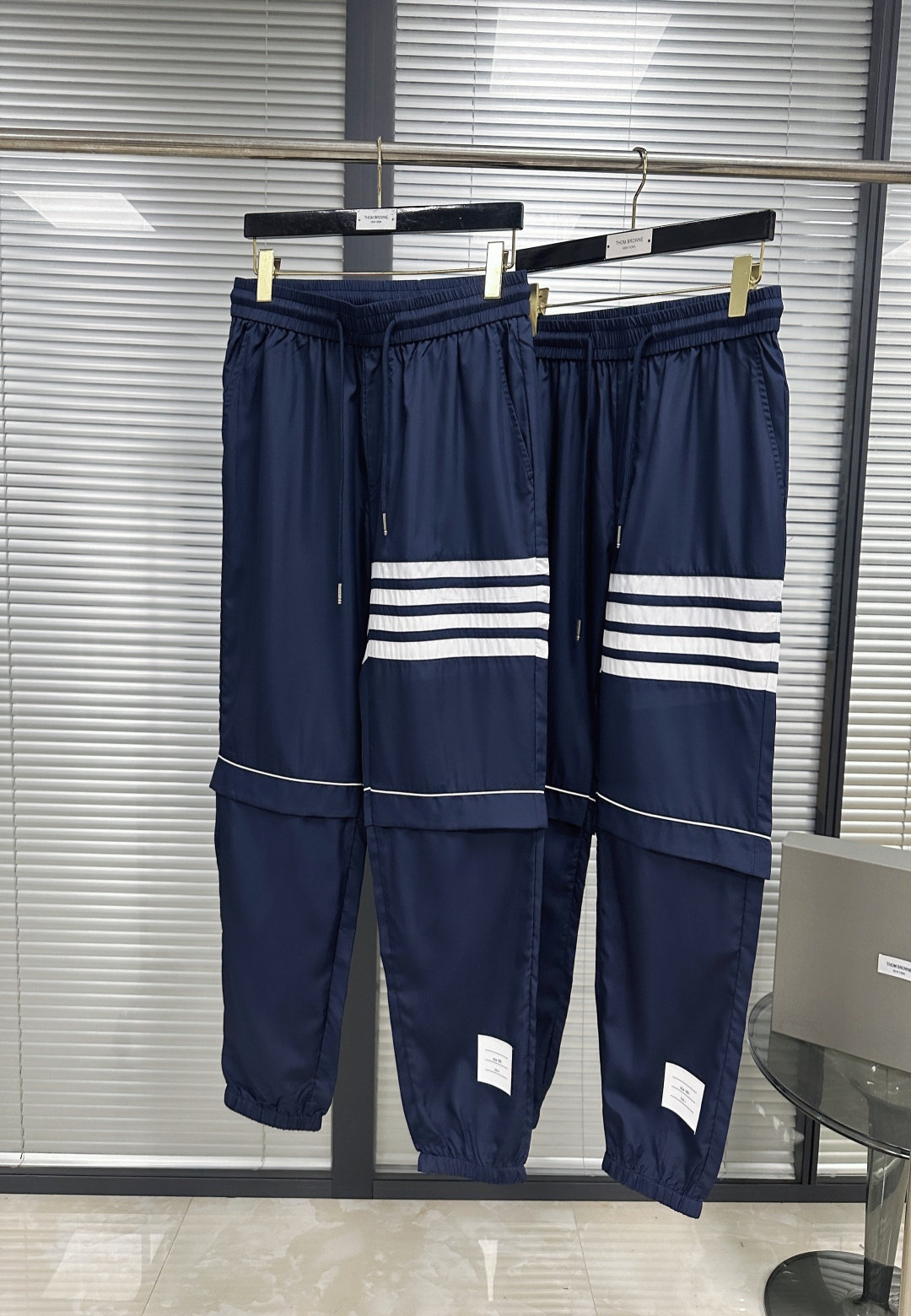 톰브라운 남성 바지 142958 Thom Browne Pants 상세 이미지 4