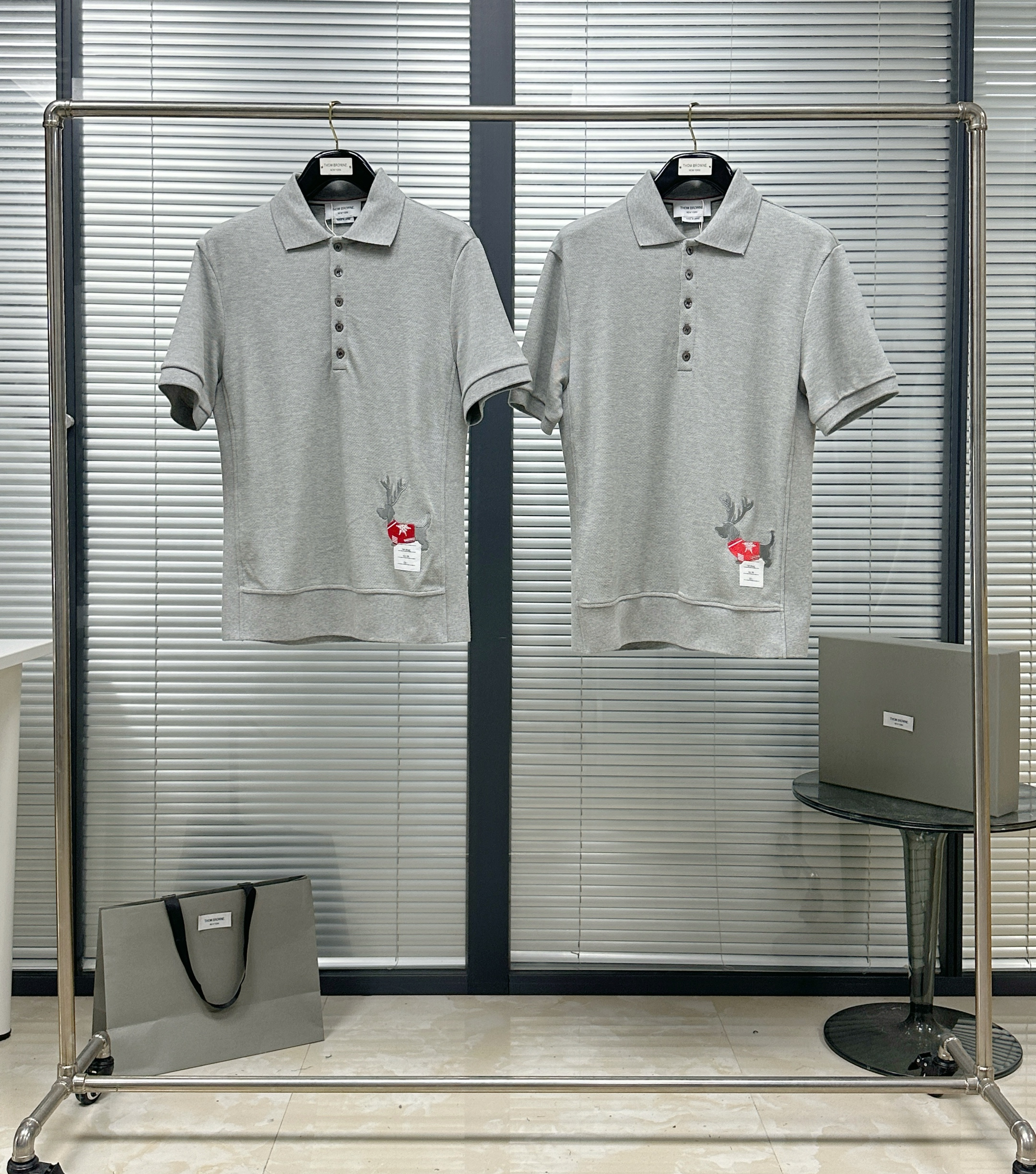 톰브라운 남성 반팔 126258 Thom Browne T Shirt 썸네일 이미지