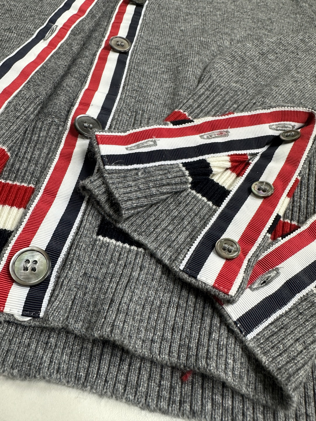 톰브라운 여성 가디건 142970 Thom Browne Cardigan 상세 이미지 7