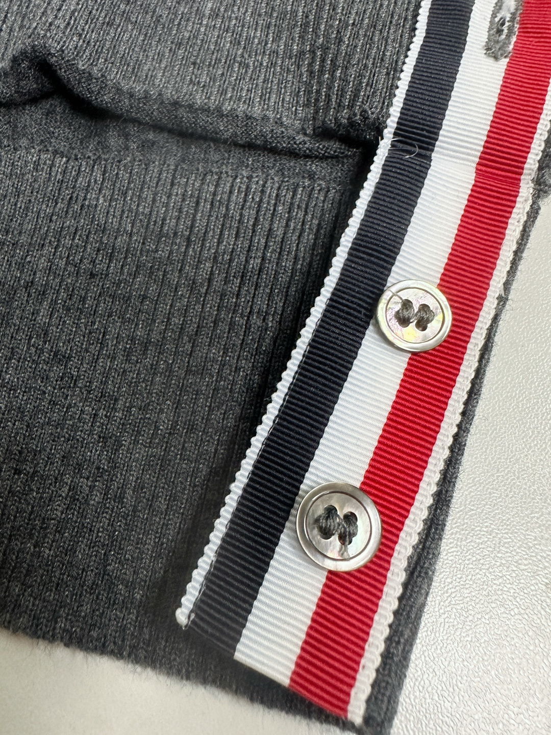 톰브라운 남성 반팔 126281 Thom Browne T Shirt 썸네일 이미지