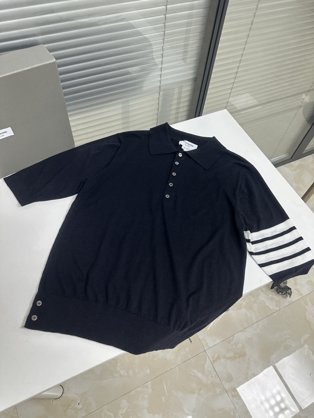 톰브라운 남성 반팔 126279 Thom Browne T Shirt 썸네일 이미지