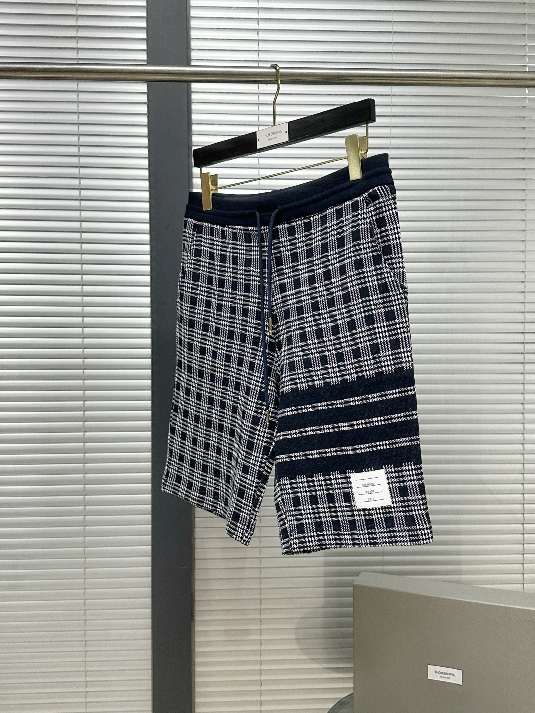 톰브라운 남성 반바지 126264 Thom Browne Shorts 썸네일 이미지