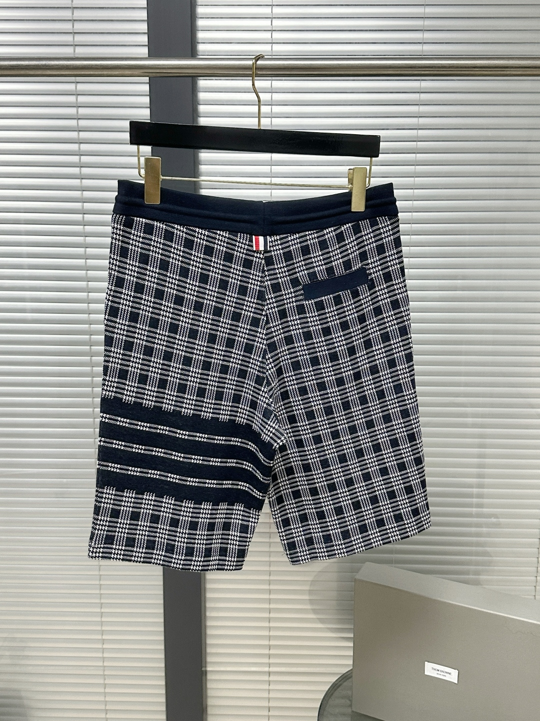 톰브라운 남성 반바지 126264 Thom Browne Shorts 썸네일 이미지