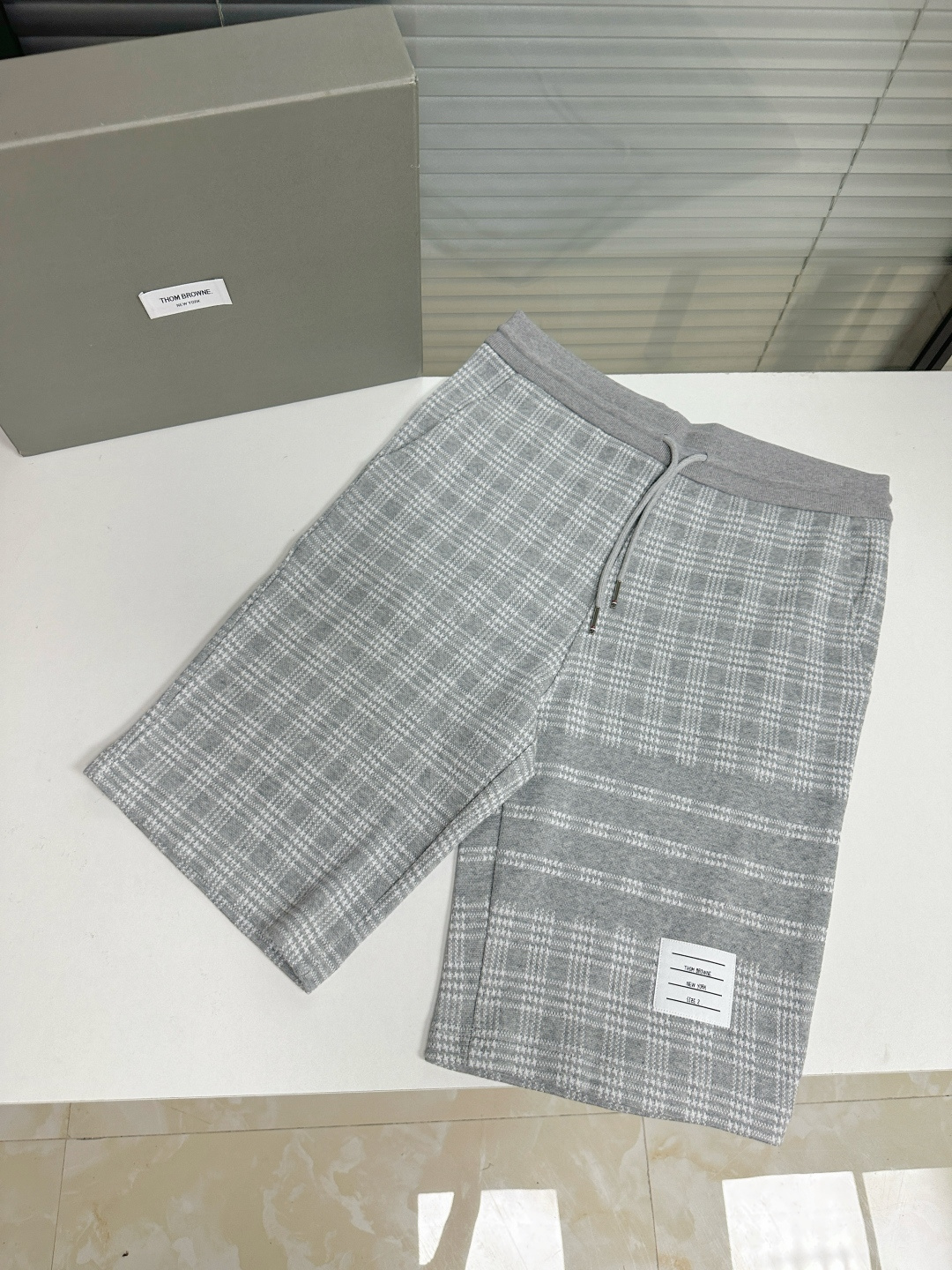 톰브라운 남성 반바지 126263 Thom Browne Shorts 썸네일 이미지