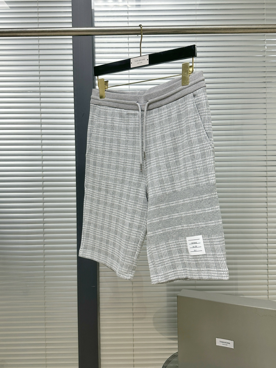 톰브라운 남성 반바지 126263 Thom Browne Shorts 썸네일 이미지