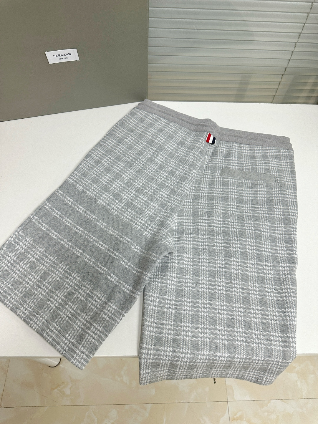 톰브라운 남성 반바지 126263 Thom Browne Shorts 썸네일 이미지