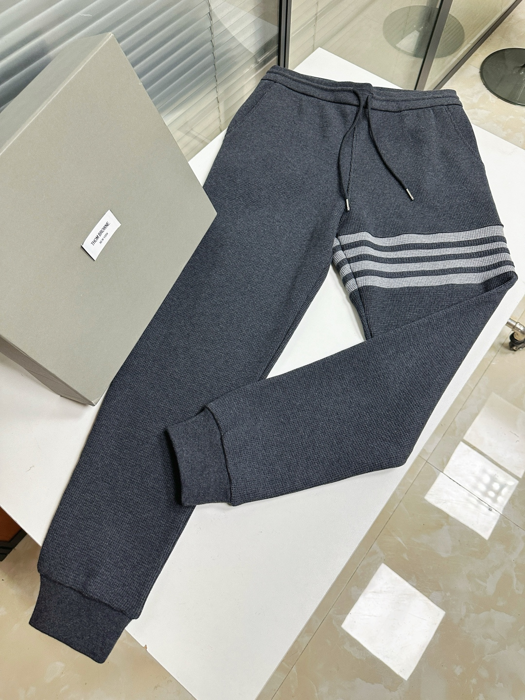 톰브라운 남성 바지 126243 Thom Browne Pants 썸네일 이미지