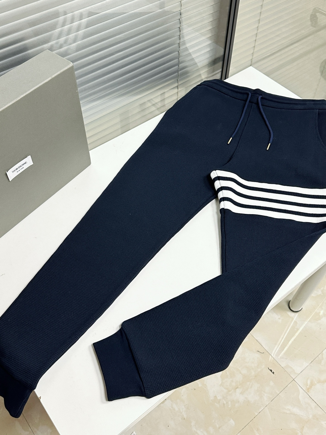 톰브라운 남성 바지 126241 Thom Browne Pants 썸네일 이미지