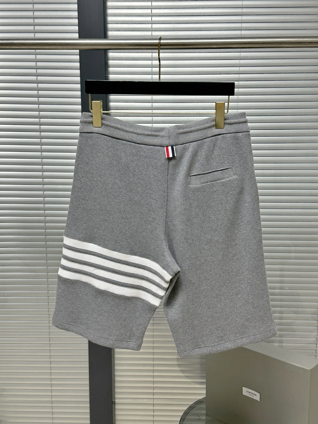 톰브라운 남성 반바지 126247 Thom Browne Shorts 썸네일 이미지