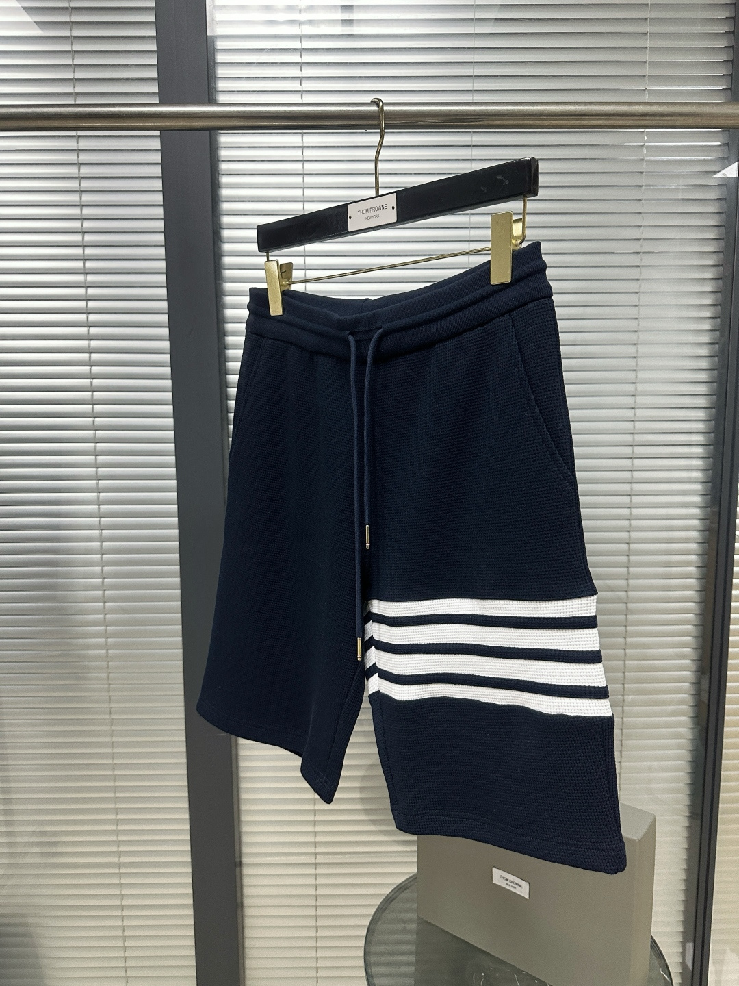 톰브라운 남성 반바지 126245 Thom Browne Shorts 썸네일 이미지