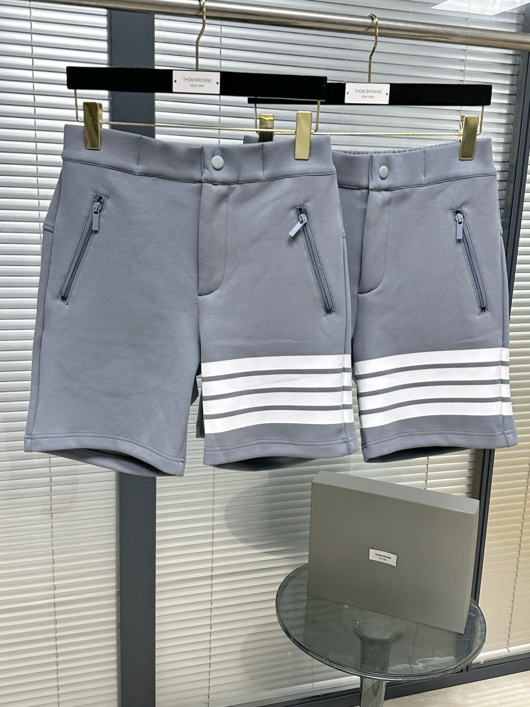 톰브라운 남성 반바지 126411 Thom Browne Shorts 썸네일 이미지