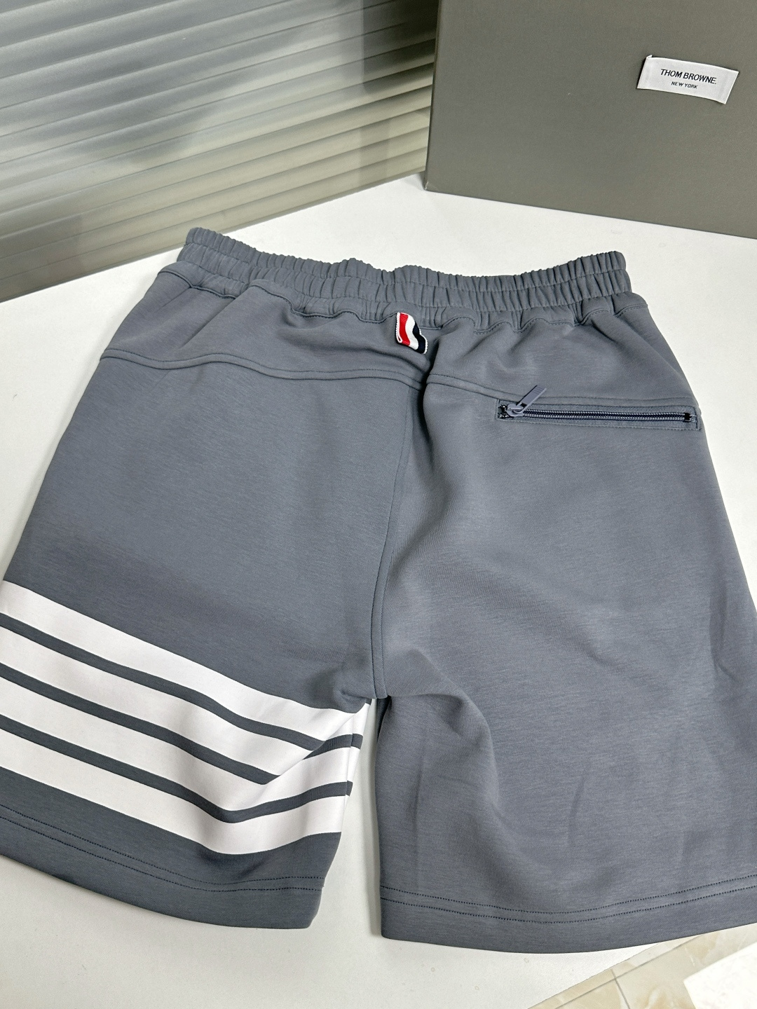 톰브라운 남성 반바지 126411 Thom Browne Shorts 썸네일 이미지